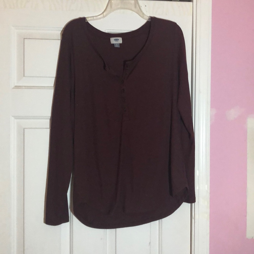 Long sleeve Old Navy tee